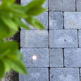 Light By Juhl megastone med Cosmos svart spotlights (14x21x5.5cm)