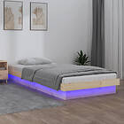 vidaXL Sängynrunko LED 90x200 cm massivt trä 832698