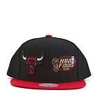 Mitchell & Ness Bulls Dual Whammy Snapback