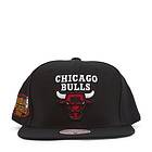 Mitchell & Ness Bulls Top Spot Snapback HWC