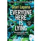 Everyone Here Is Lying Engelska Paperback