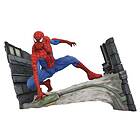 Diamond Select Toys Marvel Gallery: Spider-man Comic Webbing Pvc Diorama (sep182341)