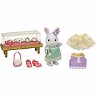 Sylvanian Families Playset The Snow Bunny Fashion Suitcase and Big Sister