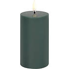 Uyuni Lighting LED Pillar Candle, Pine Green. Smooth, 5,8x10,1 cm