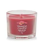 Yankee Candle Täytetty Votive Santa On Skis 37g