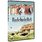 Badhotellet - Säsong 1 (DVD)