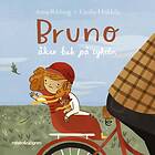 Bruno Åker Bak På Cykeln