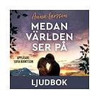 Medan världen ser på, Ljudbok