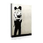 Arkiio Tavla Kissing Coppers by Banksy 80x120