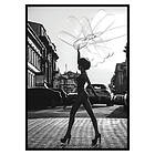 Gallerix Poster Holding Balloons 2729-30x40