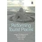 Performing Tourist Places Engelska Paperback / softback