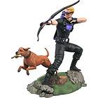 Marvel Comic Gallery PVC Statue Hawkeye with Pizza Dog 23 cm