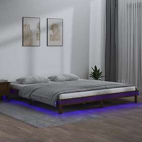 vidaXL Bed Frame LED honungsbrun 140x200 cm massivt trä 820609