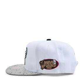 Mitchell & Ness Bulls Cement Top Snapback