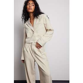 NA-KD Mimi A.R x Boxy kritstrecksrandig blazer med stora fickor (Dame)