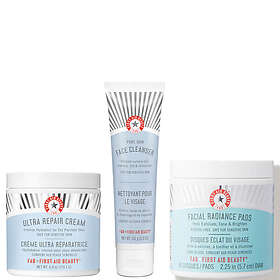 First Aid Beauty Essential Trio för alla hudtyper