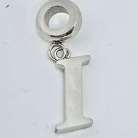 I Bokstavs berlock i stål Design Bud to Rose