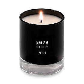 SG79 STHLM N°21 Rött Doftljus 145g