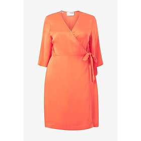 Selected FEMME CURVE Omlottklänning slfFranziska 3/4 Short Satin Wrap