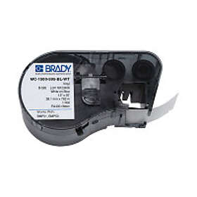 Brady MC-1500-595-BL-WT vinyltejp svart text blå tejp 38,1mm x 7,62m (original)