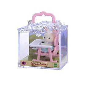 Sylvanian Families Babyväska Kanin i barnstol