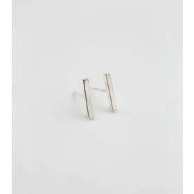Syster P Strict Plain Bar Örhängen Silver