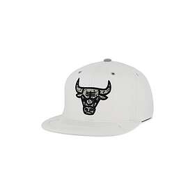 Mitchell & Ness Bulls Day 4 Snapback