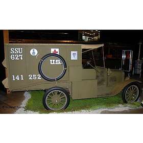 Revell 3285 Model T 1917 Ambulance