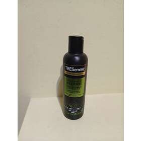 TRESemme Cleanse & Replenish Shampoo 300ml
