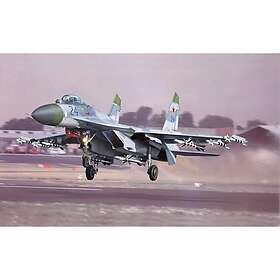 Trumpeter 1/32 Sukhoi Su-27 Flanker B