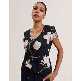 Ted Baker Vaiiley Printed V Neck Fitted Kortärmad T-shirt (Dam)