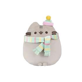Pusheen Maskotti Huivilla Ja Hatulla 24cm (GXP-917509)