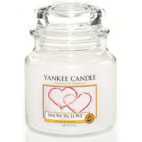 Yankee Candle Medium Jar Snow In Love