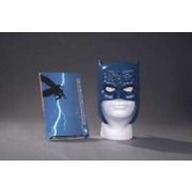 Batman: The Dark Knight Returns Book and Mask Set