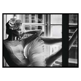 Gallerix Poster Woman In Window BW 2732-21x30